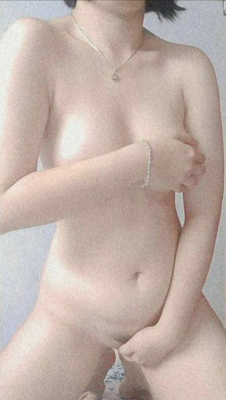 Qua nhà phàn nàn gã nhà đối diện ghê tởm vì tiếng phim sex quá to và cái kết