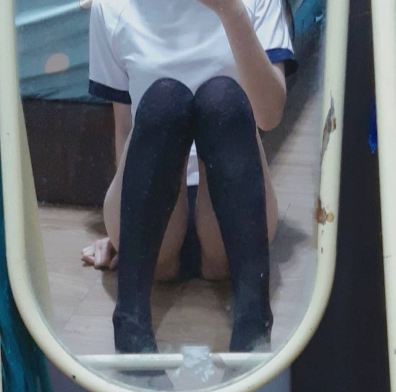 Ông xã yếu, Cô vợ tìm đến nhân tình củ