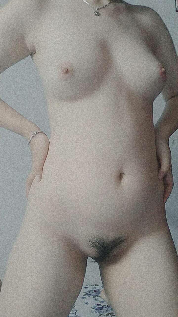 Thiết kế cho em gái bộ đồ lót đi địt nhau với người yêu